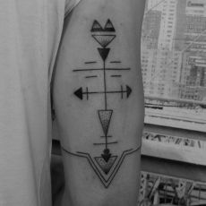 Juli_Dirr_Pfeil-Guns_N_Ink-Felix_Koch
