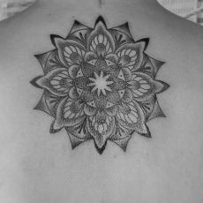 Tati_Mandala_Guns-N-Ink_Felix-Koch