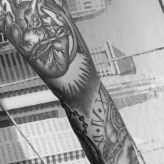 Patrick_Bauer-Sleeve-3-Guns_N_Ink-Felix_Koch