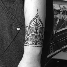 Pauline_Mandala-Guns_N_Ink-Felix_Koch