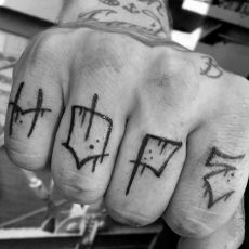 Marc_Finger_Guns_N_Ink-Felix_Koch