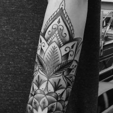 Tanja_Mandala_Guns_N_Ink-Felix_Koch
