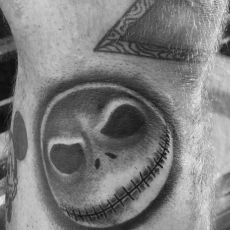 Wurri_Smiley_Guns_N_Ink-Felix_Koch